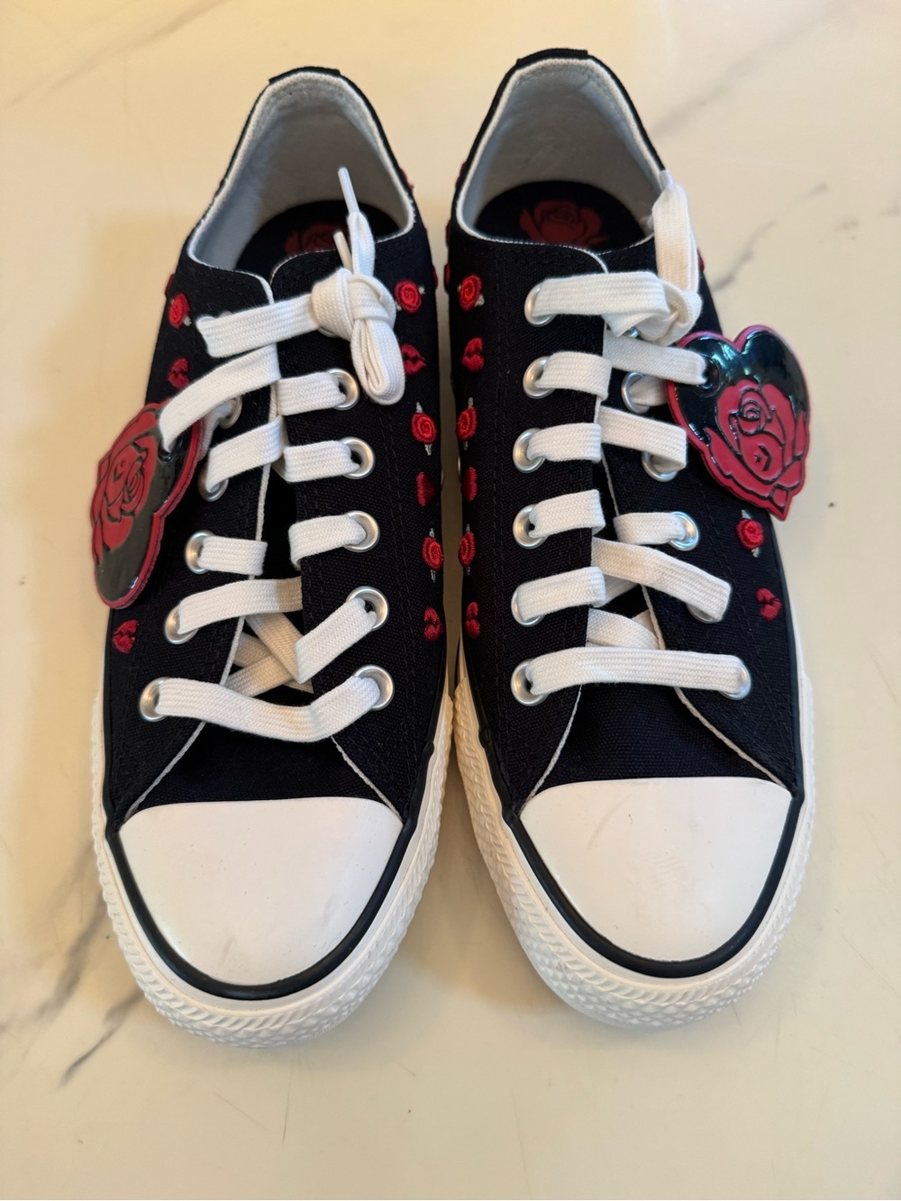 CONVERSE Chuck Taylor All Star Roses Embroidered Womens Low Top Shoes
